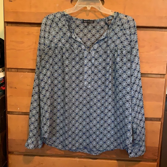 Violet & Claire Tops - Violet & Claire blue long sleeve blouse with button cuffs.